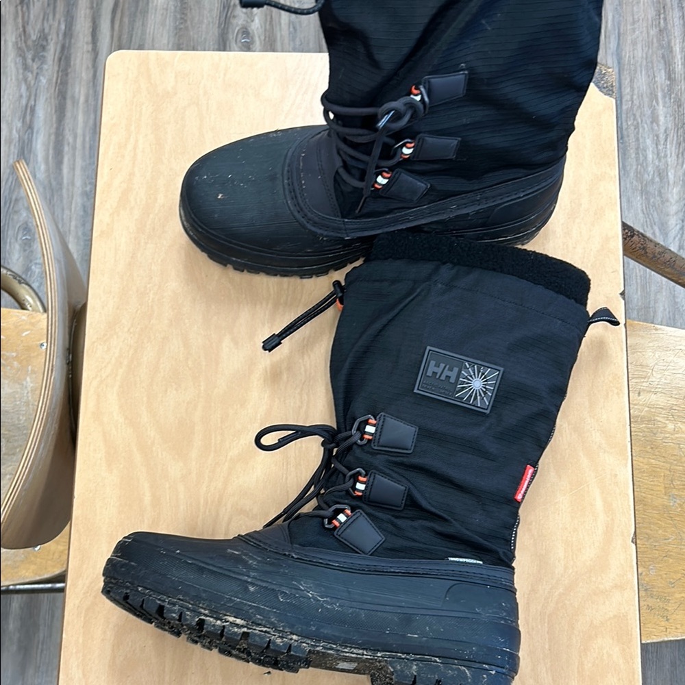 Helly Hansen Black Winter Boots